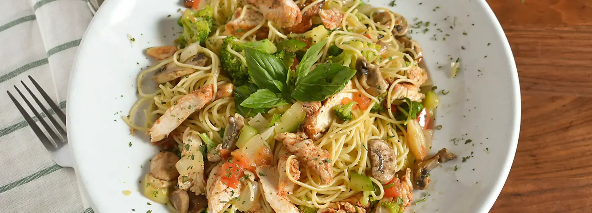 Pasta with chicken and mushrooms
